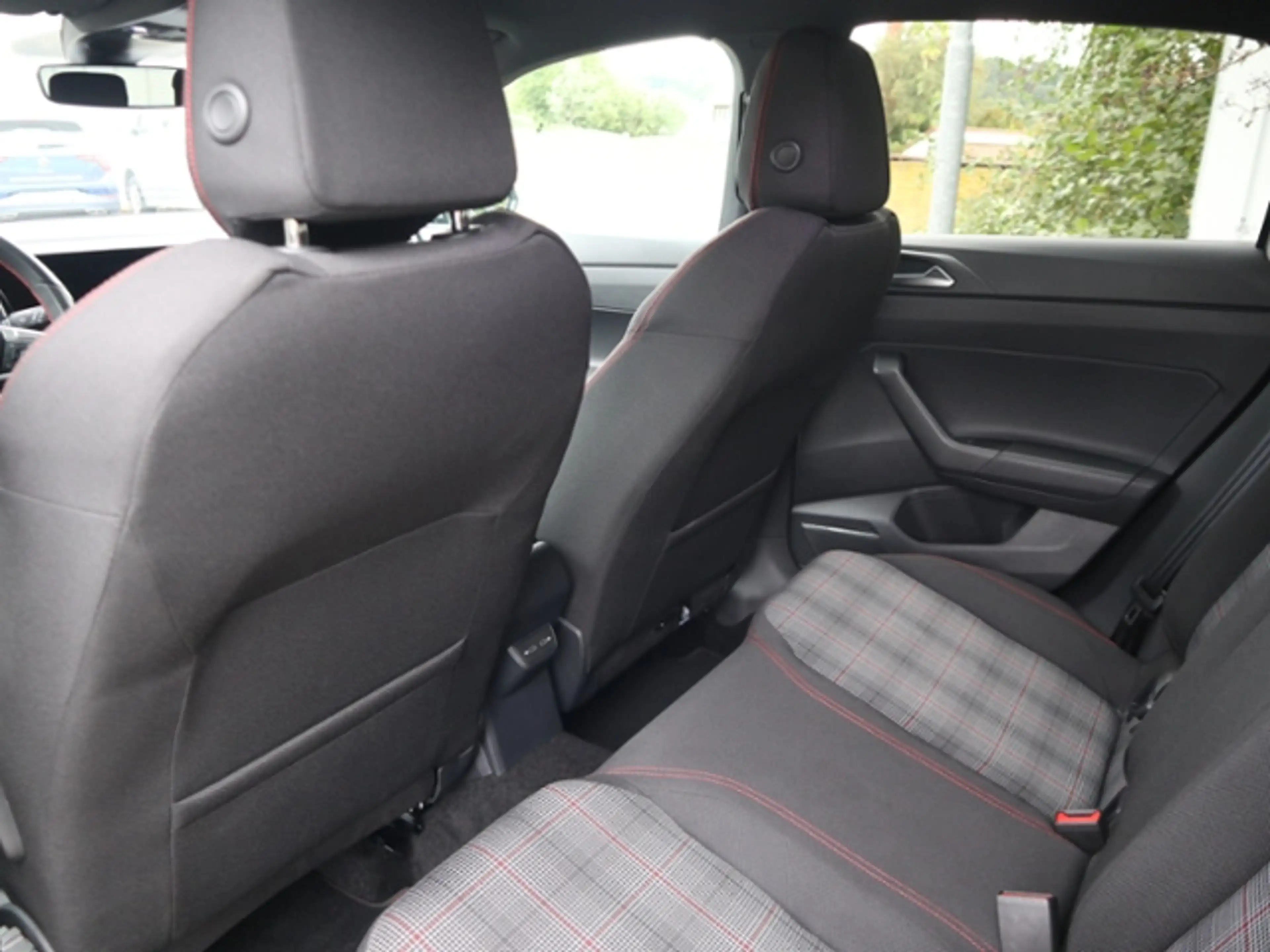 Volkswagen Polo GTI 2.0 TSI DSG ACC/LIGHTASSIST — photo 10