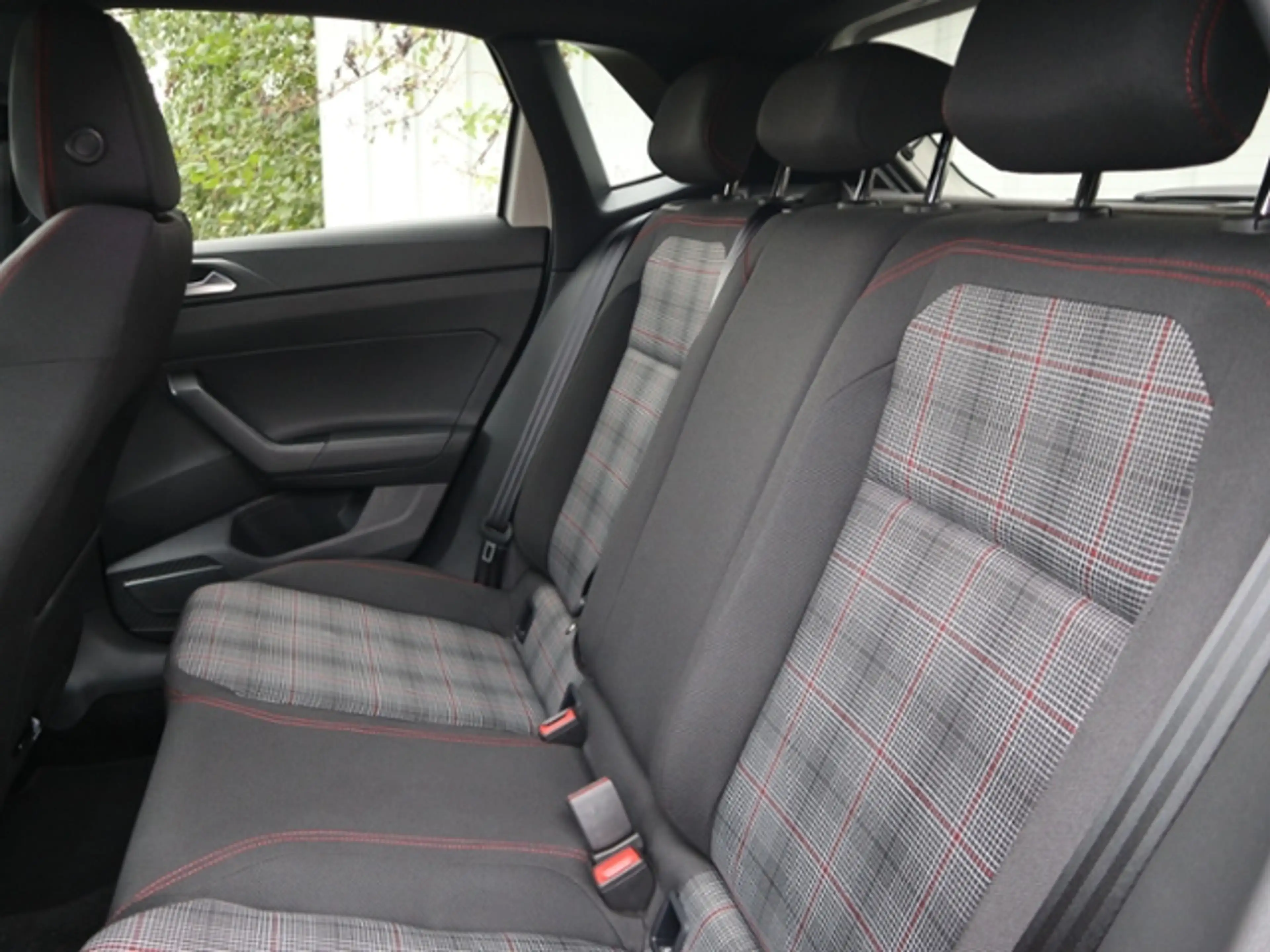 Volkswagen Polo GTI 2.0 TSI DSG ACC/LIGHTASSIST — photo 9