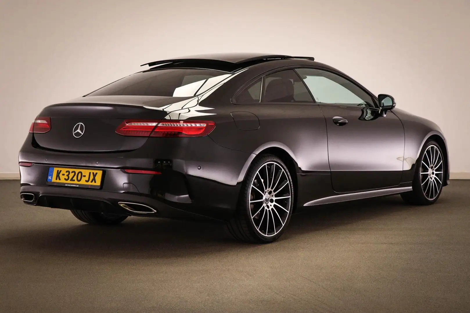 Mercedes-Benz E 200 Coupé Premium Plus | WIDESCREEN | LEDER | PANORAMA Negro - 2