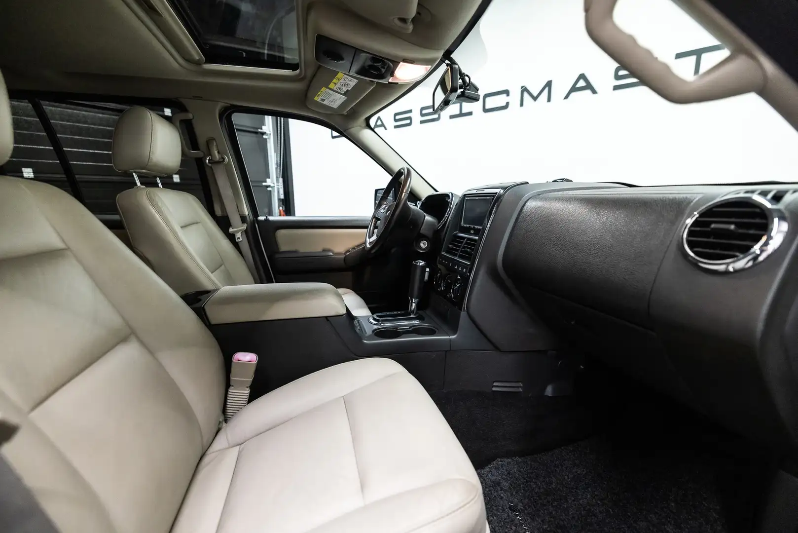 Ford Explorer XLT Btw auto, Fiscale waarde € 6.000,- (€ 22.272.7 Beyaz - 2