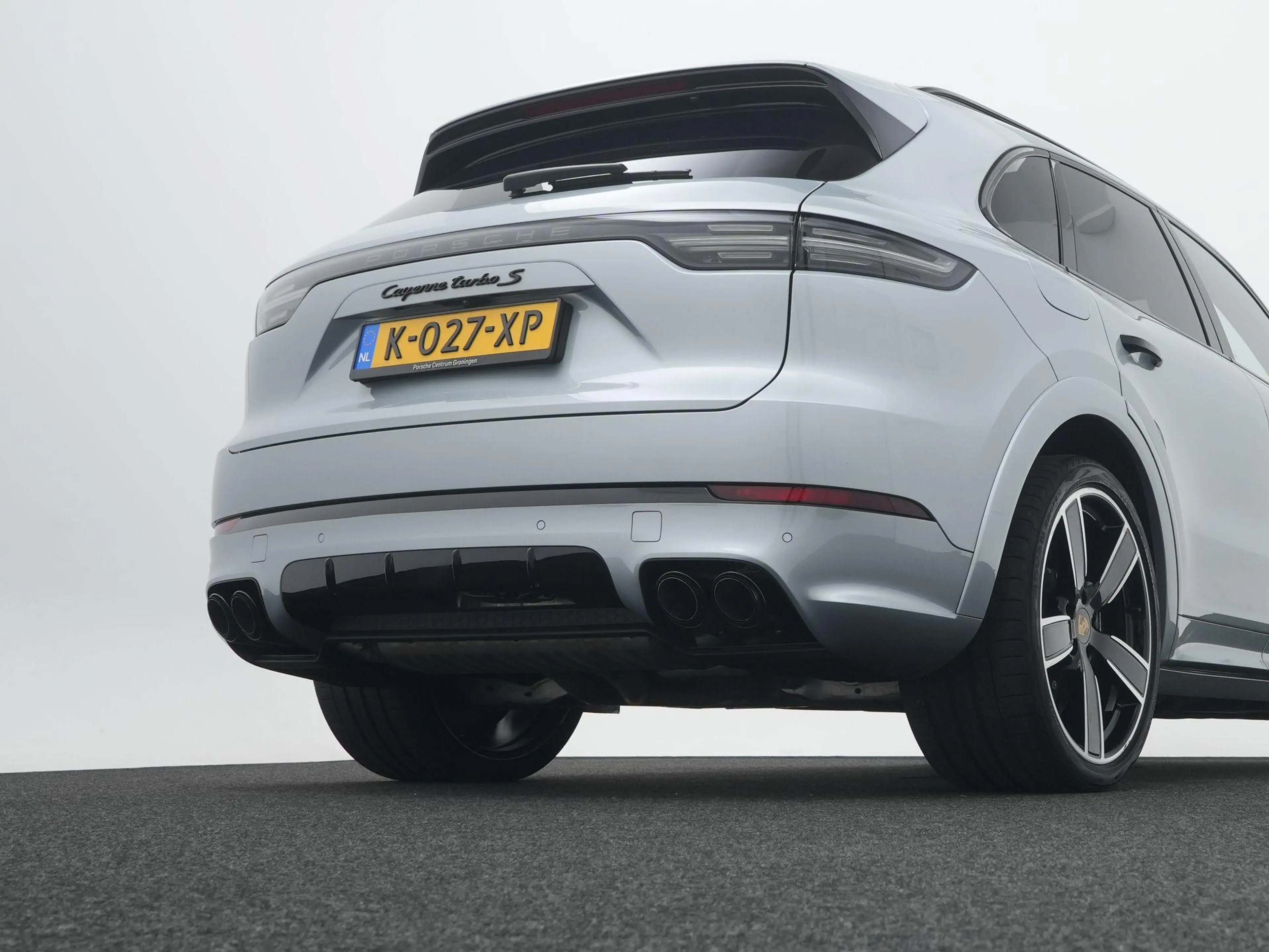 Porsche Cayenne Turbo S E-Hybrid — photo 14