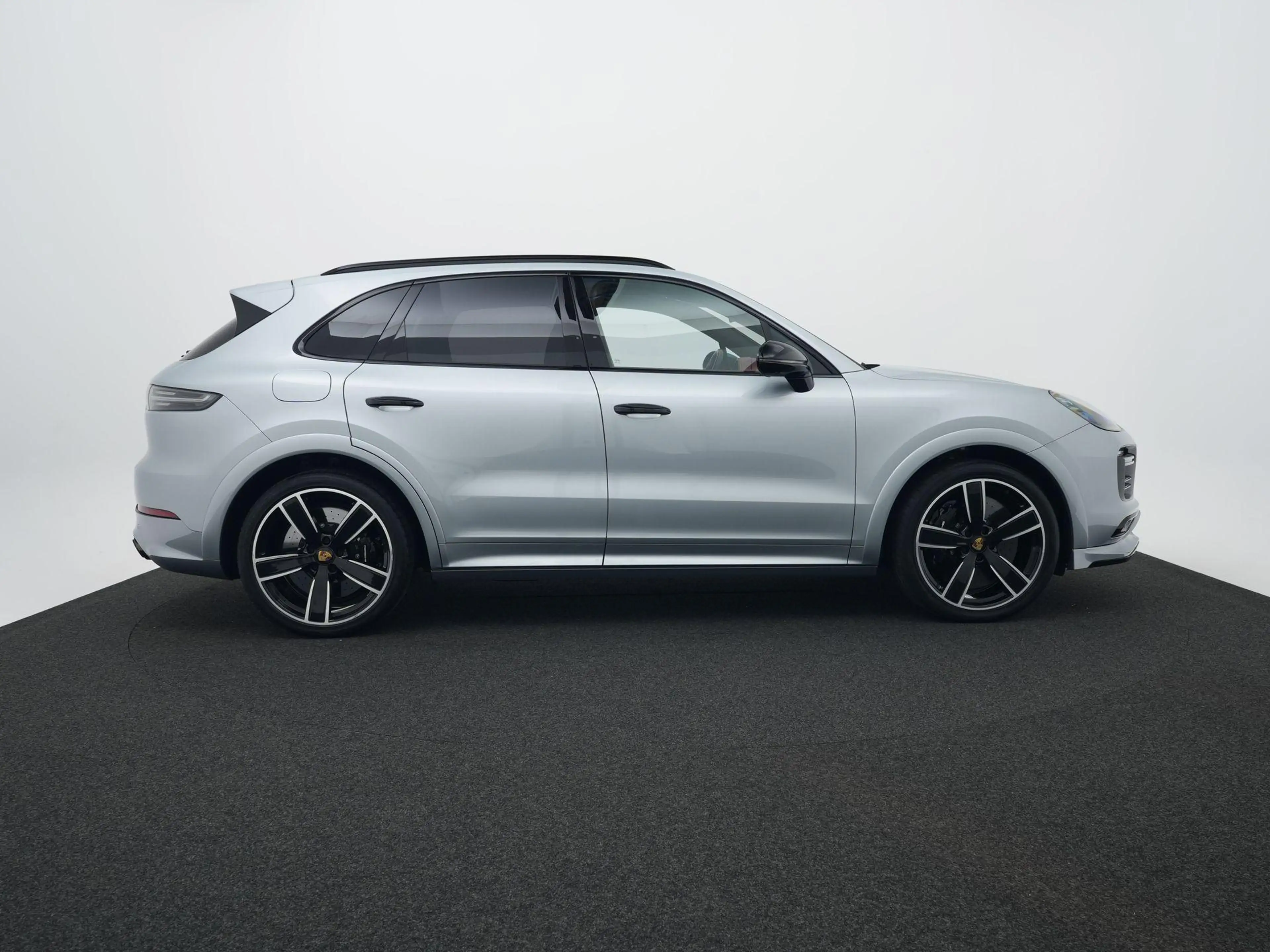 Porsche Cayenne Turbo S E-Hybrid — photo 6