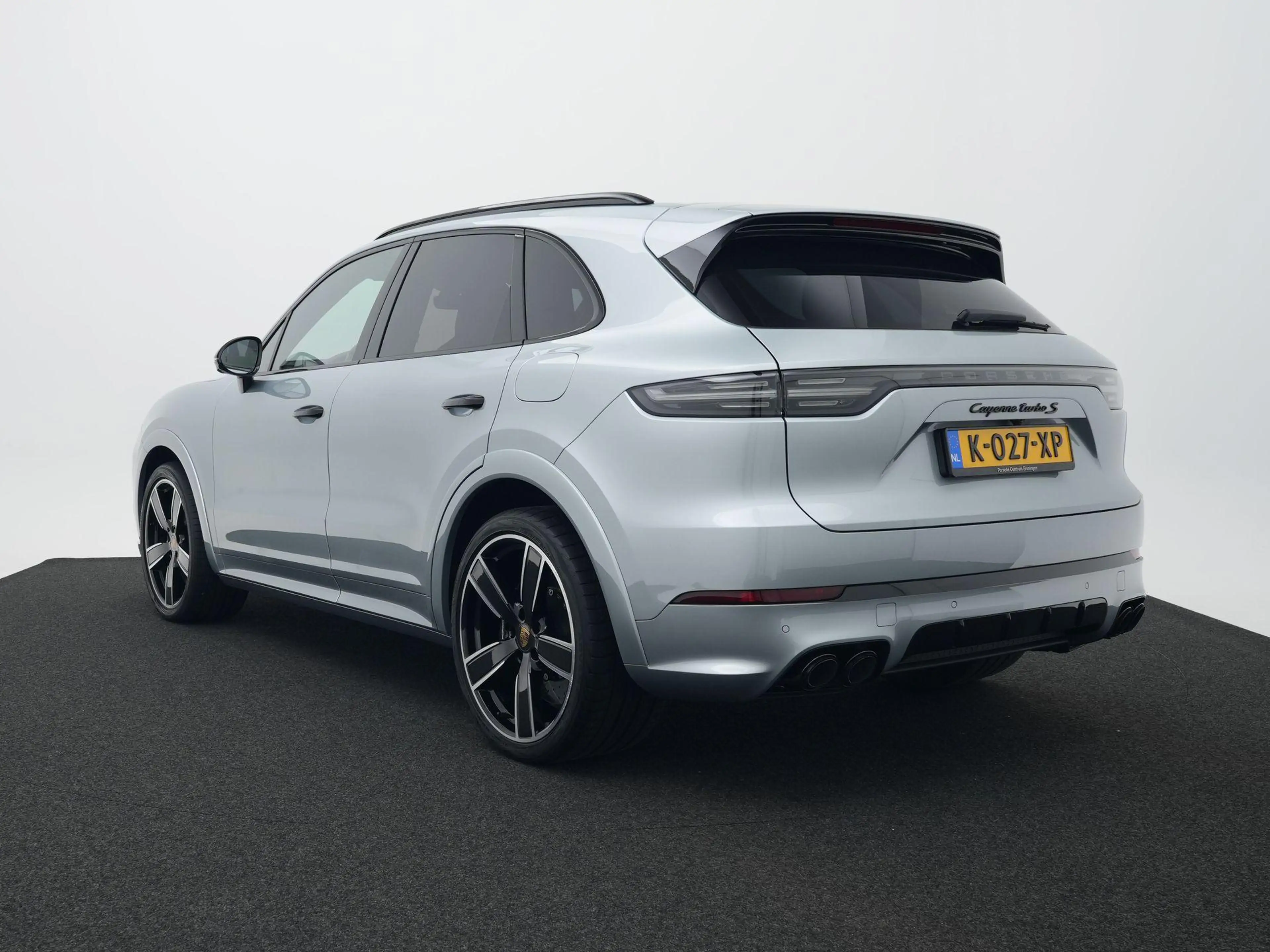 Porsche Cayenne Turbo S E-Hybrid — photo 3
