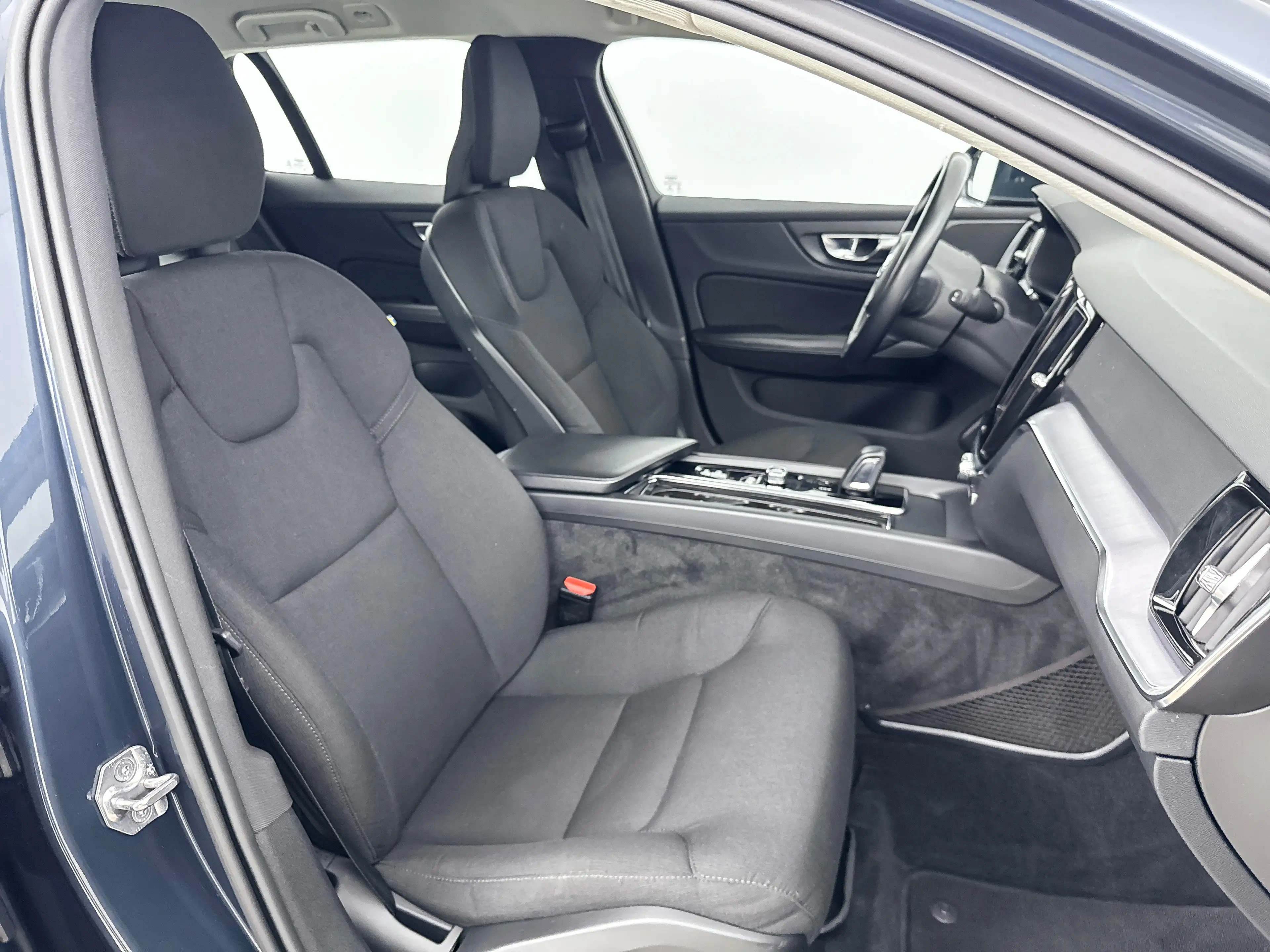 Volvo V60 B4 Business Pro | 18" | Adaptieve Cruise | BLIS | — photo 32