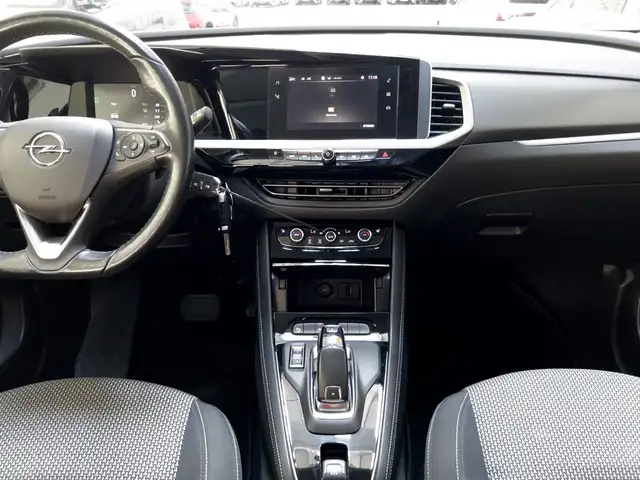 Opel Grandland view 11