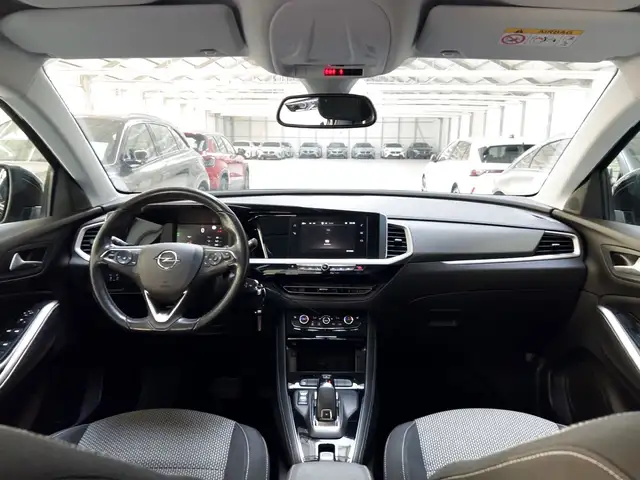 Opel Grandland view 9