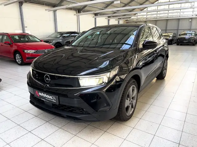 Opel Grandland view 3