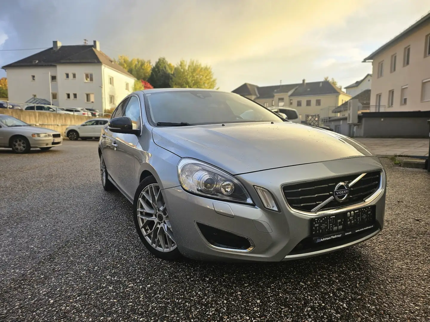 Volvo S60 D5 AWD Geartronic - 1