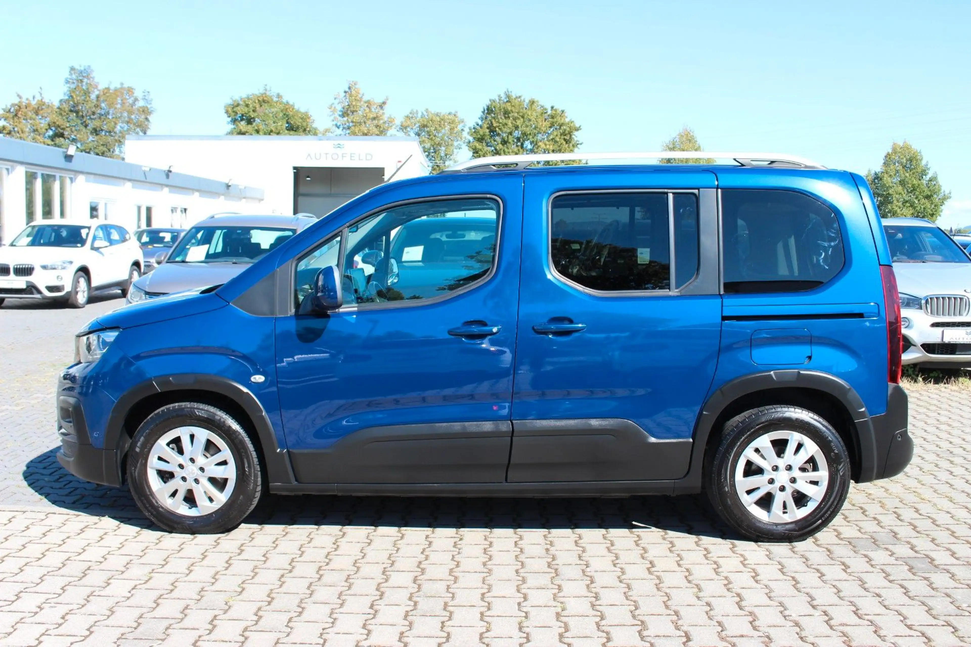 Peugeot Rifter 1.2/SHEFT/NAVI/360°CAM/CARPLAY/TEMP/AHK/ — photo 9