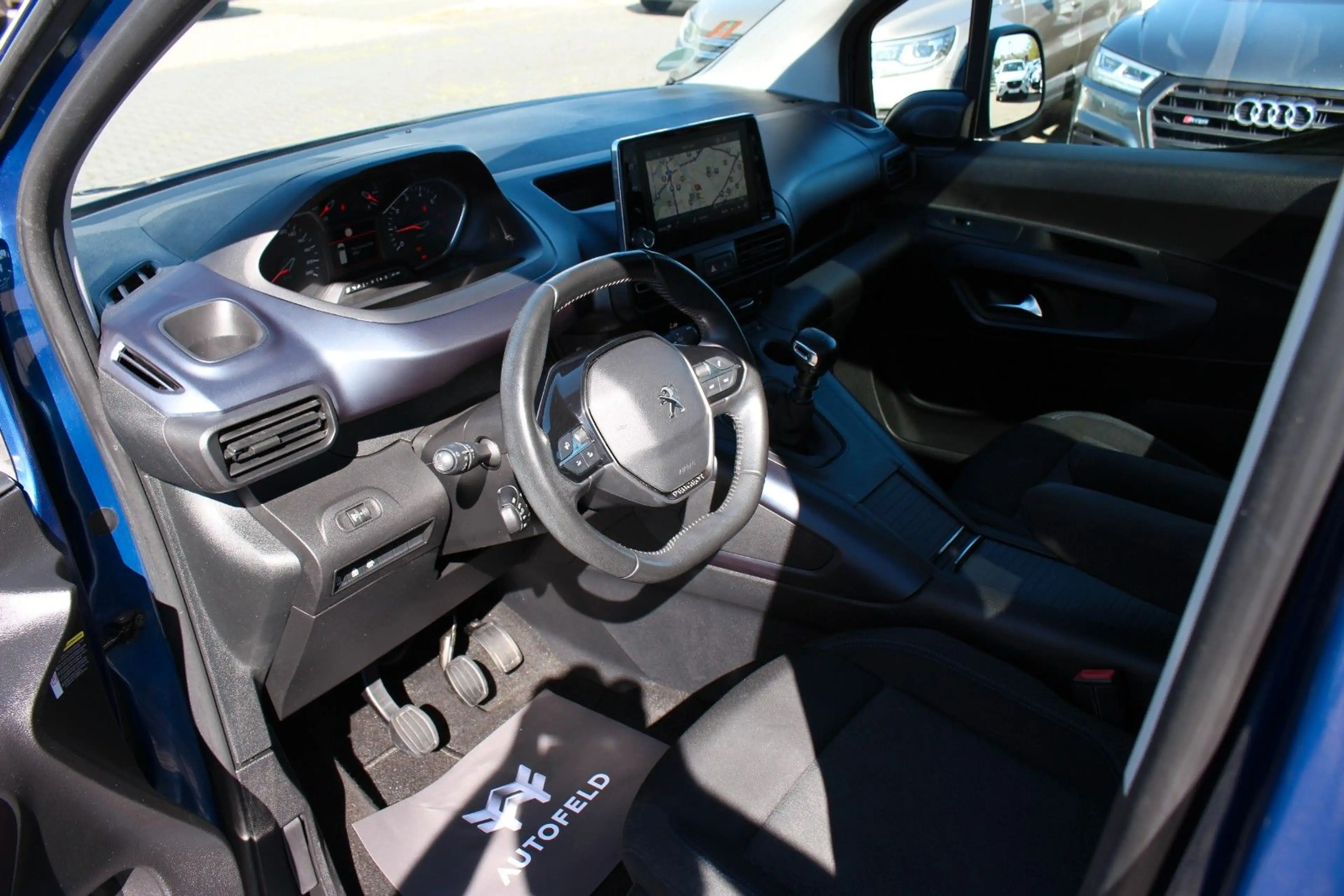 Peugeot Rifter 1.2/SHEFT/NAVI/360°CAM/CARPLAY/TEMP/AHK/ — photo 10