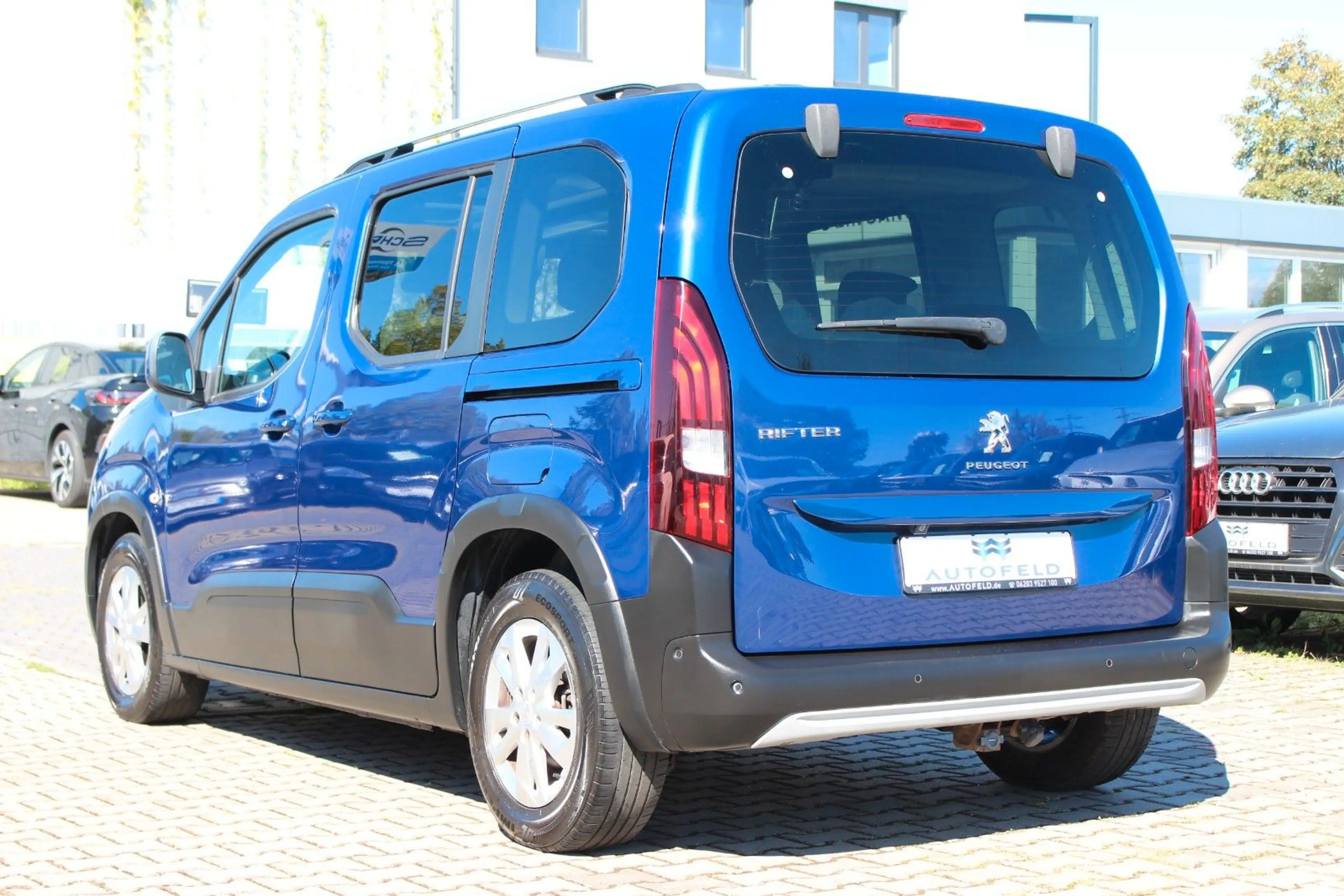 Peugeot Rifter 1.2/SHEFT/NAVI/360°CAM/CARPLAY/TEMP/AHK/ — photo 8