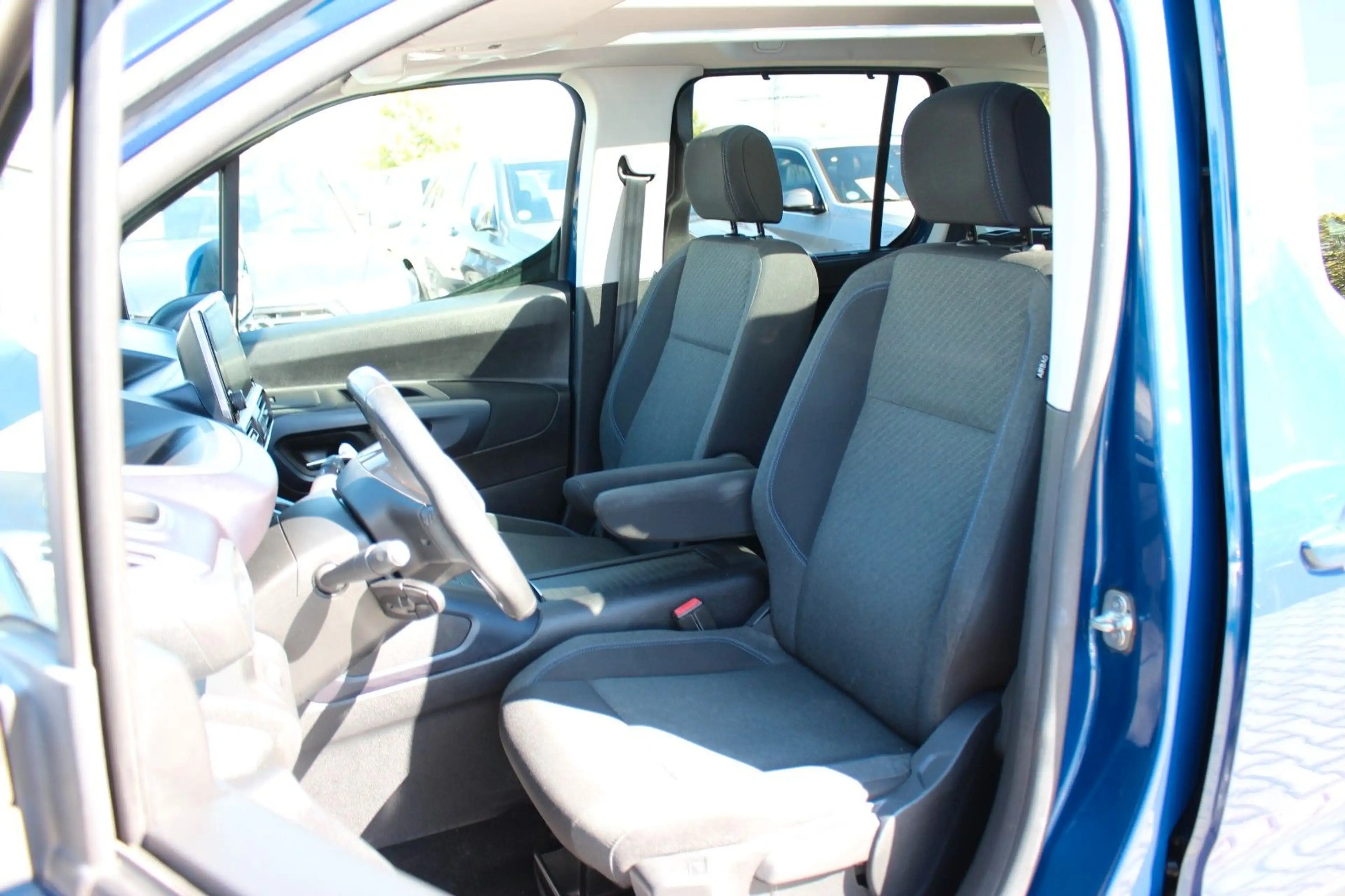 Peugeot Rifter 1.2/SHEFT/NAVI/360°CAM/CARPLAY/TEMP/AHK/ — photo 11