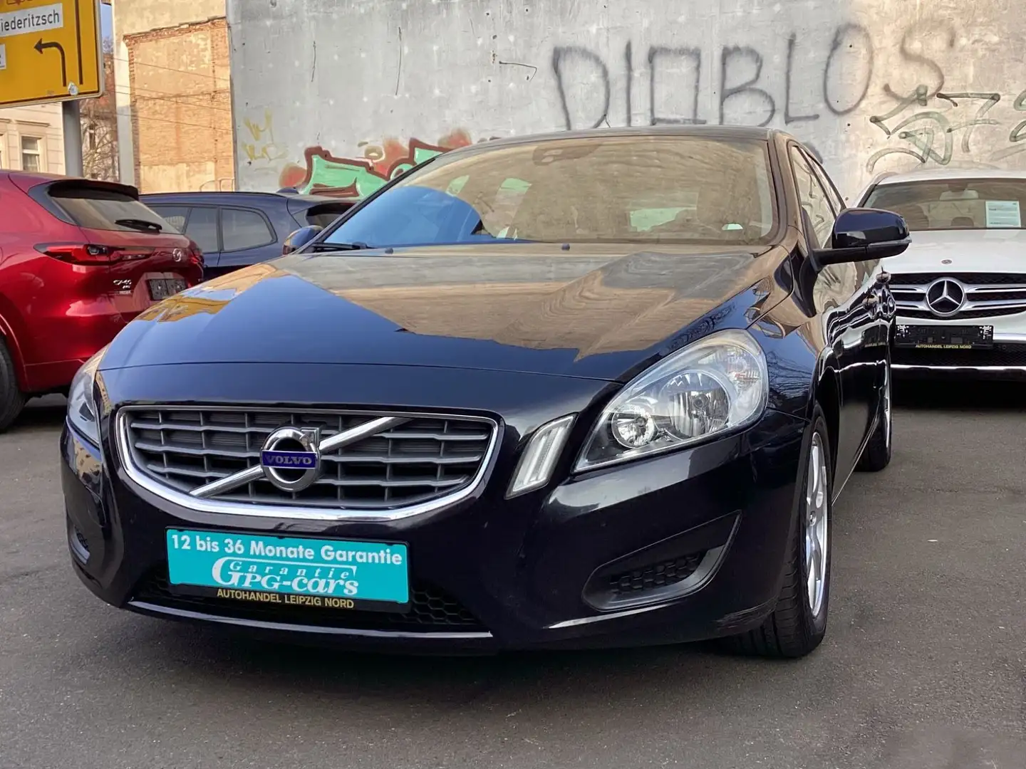 Volvo V60 Kombi Kinetic Navi Noir - 1