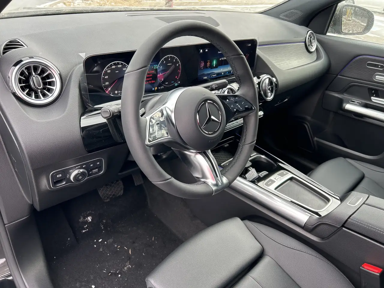 Mercedes-Benz GLA снимка Mercedes-Benz GLA