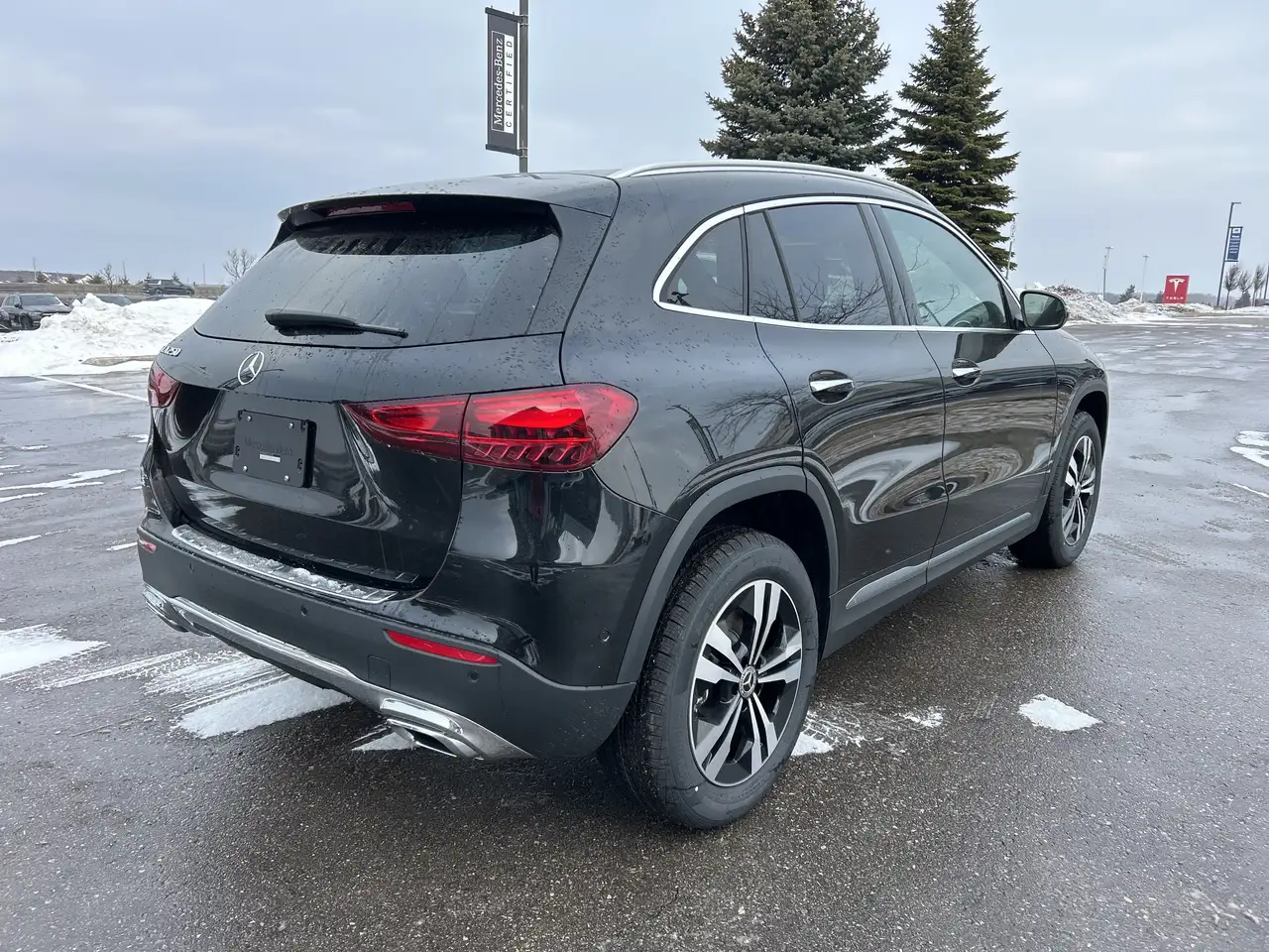 Mercedes-Benz GLA снимка Mercedes-Benz GLA
