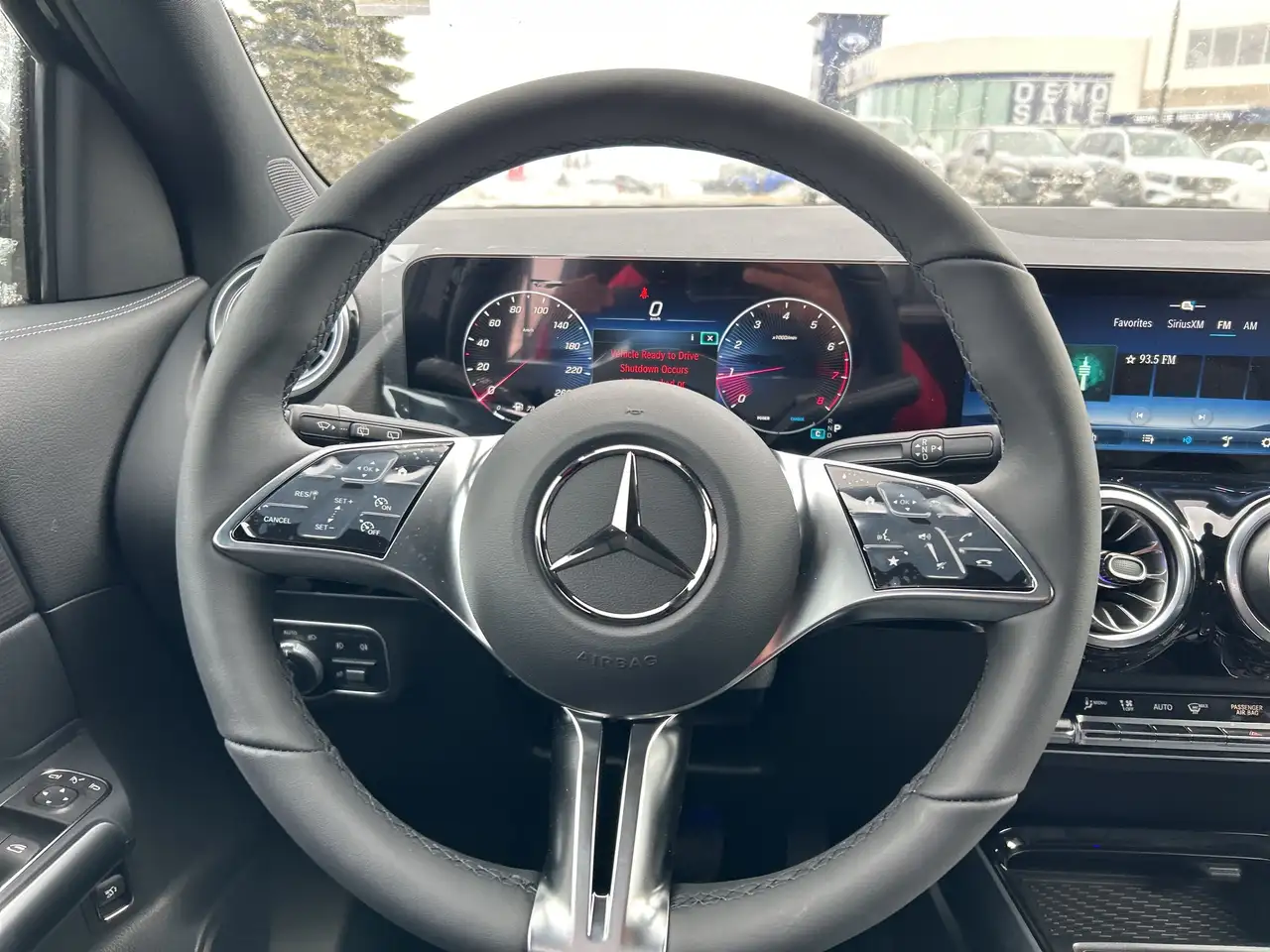Mercedes-Benz GLA снимка Mercedes-Benz GLA