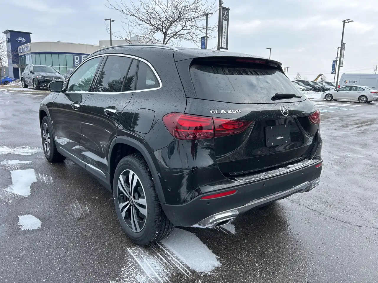 Mercedes-Benz GLA снимка Mercedes-Benz GLA