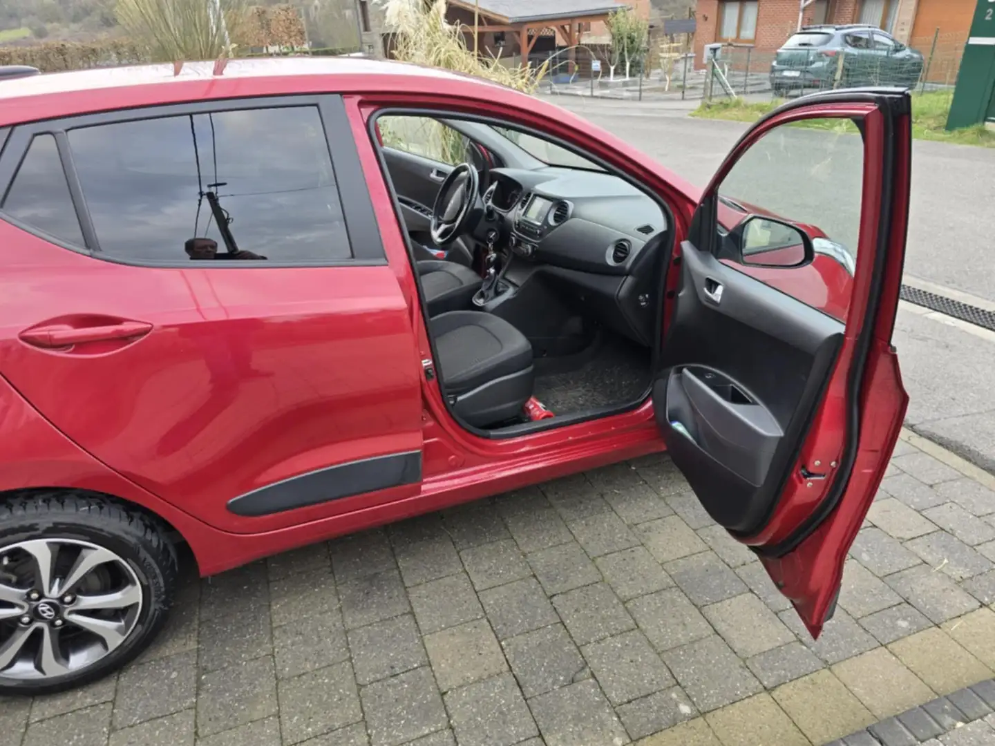 Hyundai i10 i10+1.2i+Sky Rouge - 2