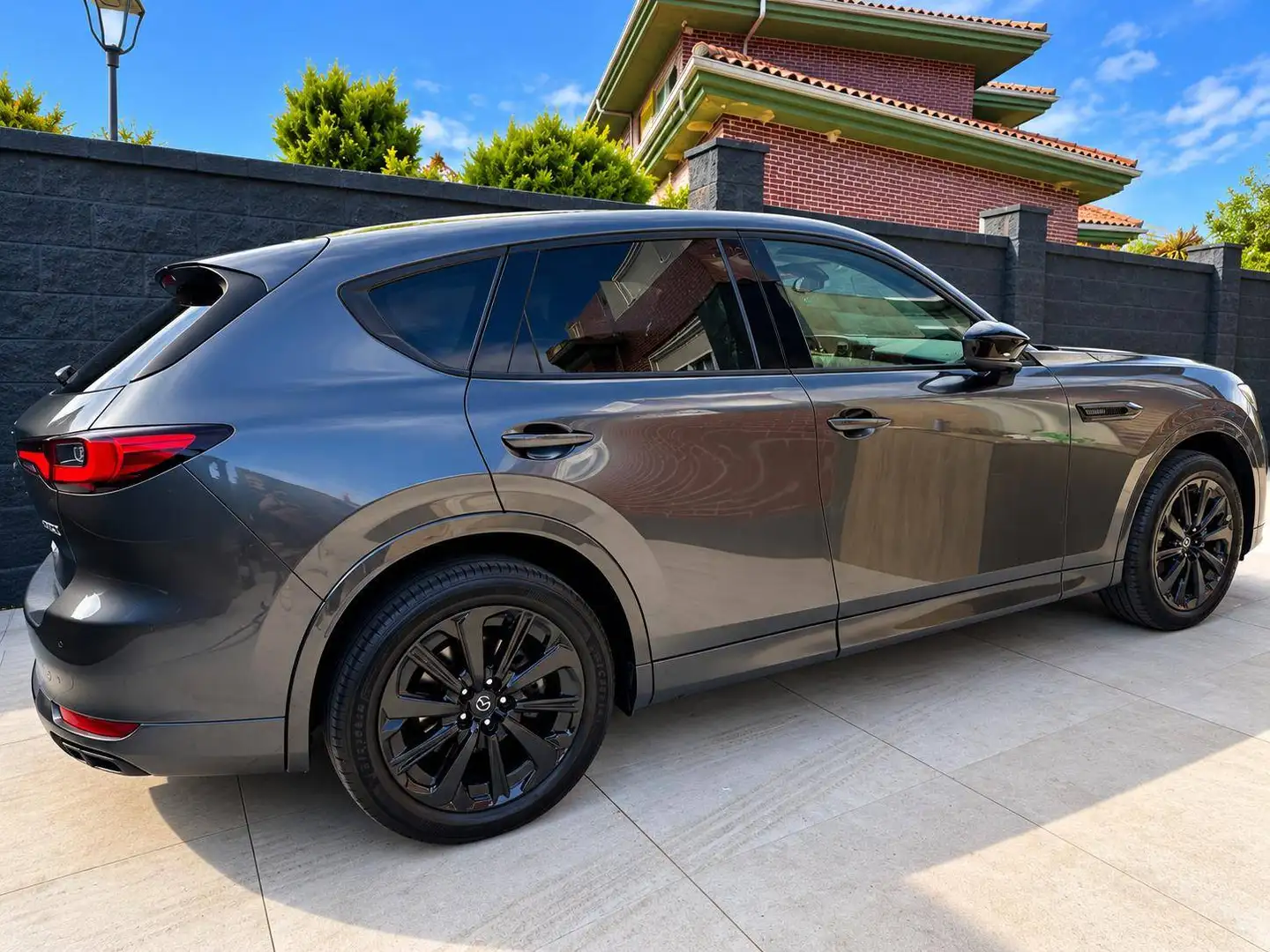 Mazda CX-60 CX-60 3.3L MHEV Homura CON-P DRI-P COM-P PAN-P NKS 147kW Homura CON-P DRI-P COM-P PAN-P NKS Gris - 1