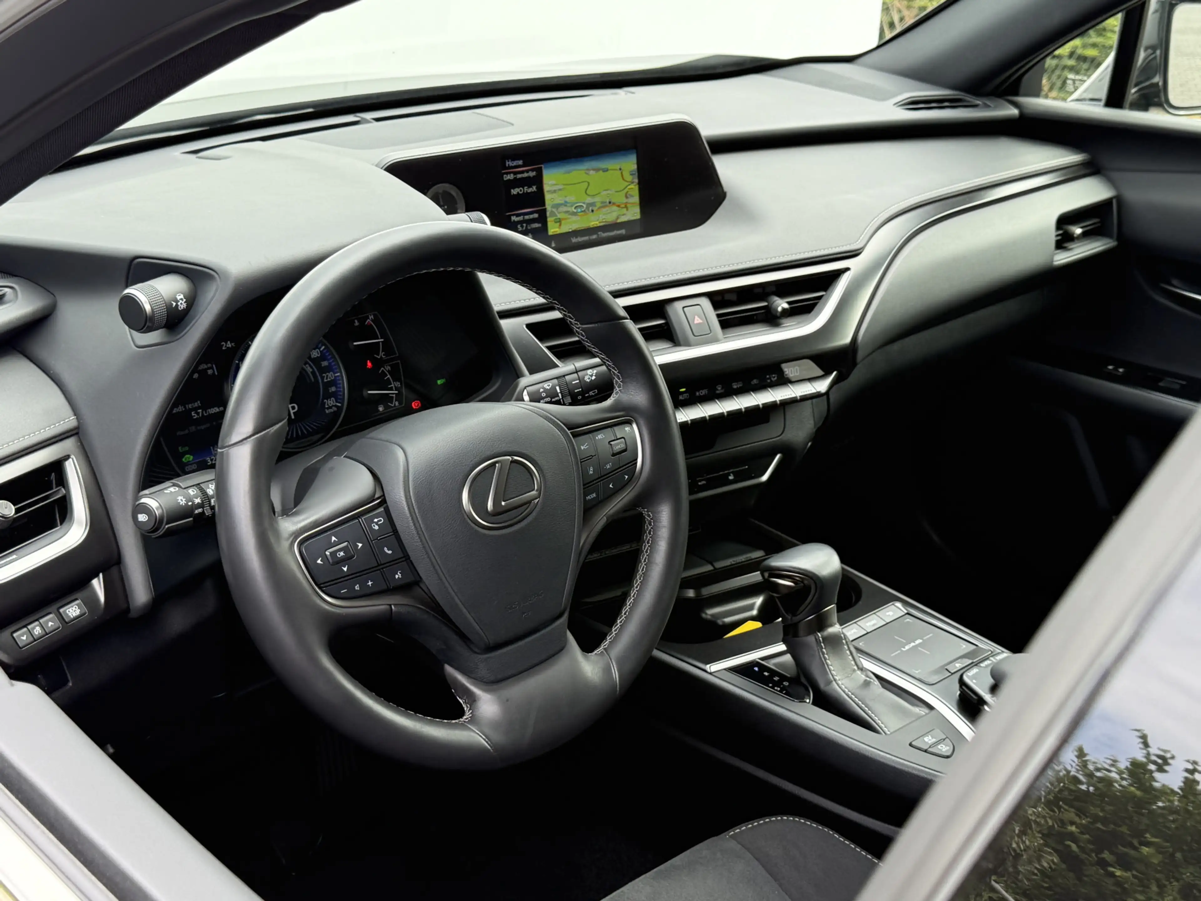 Lexus UX 250h Preference Line | ACC | CarPlay | Dodehoek | Keyle — photo 10