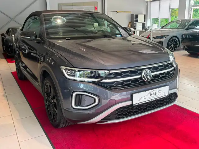 Volkswagen T-Roc view 12
