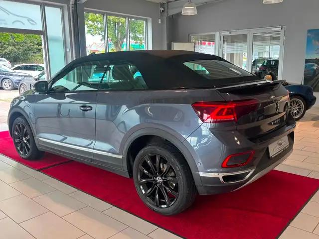 Volkswagen T-Roc view 8