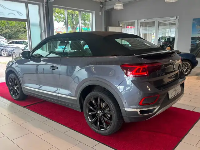 Volkswagen T-Roc view 8