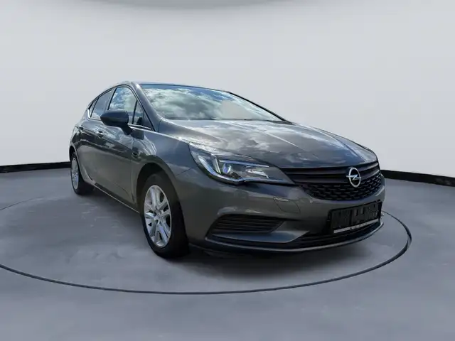 Opel Astra view 7