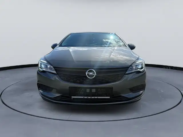 Opel Astra view 8