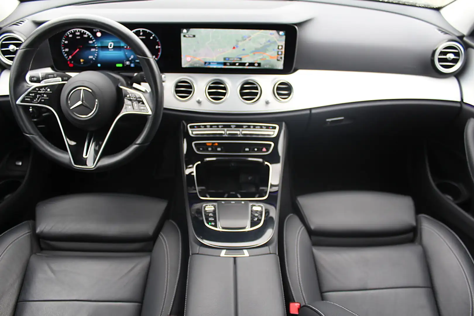Mercedes-Benz E 220 d T 4Matic Aut. Avantgarde Head Up, Sportsitz, ... Schwarz - 2