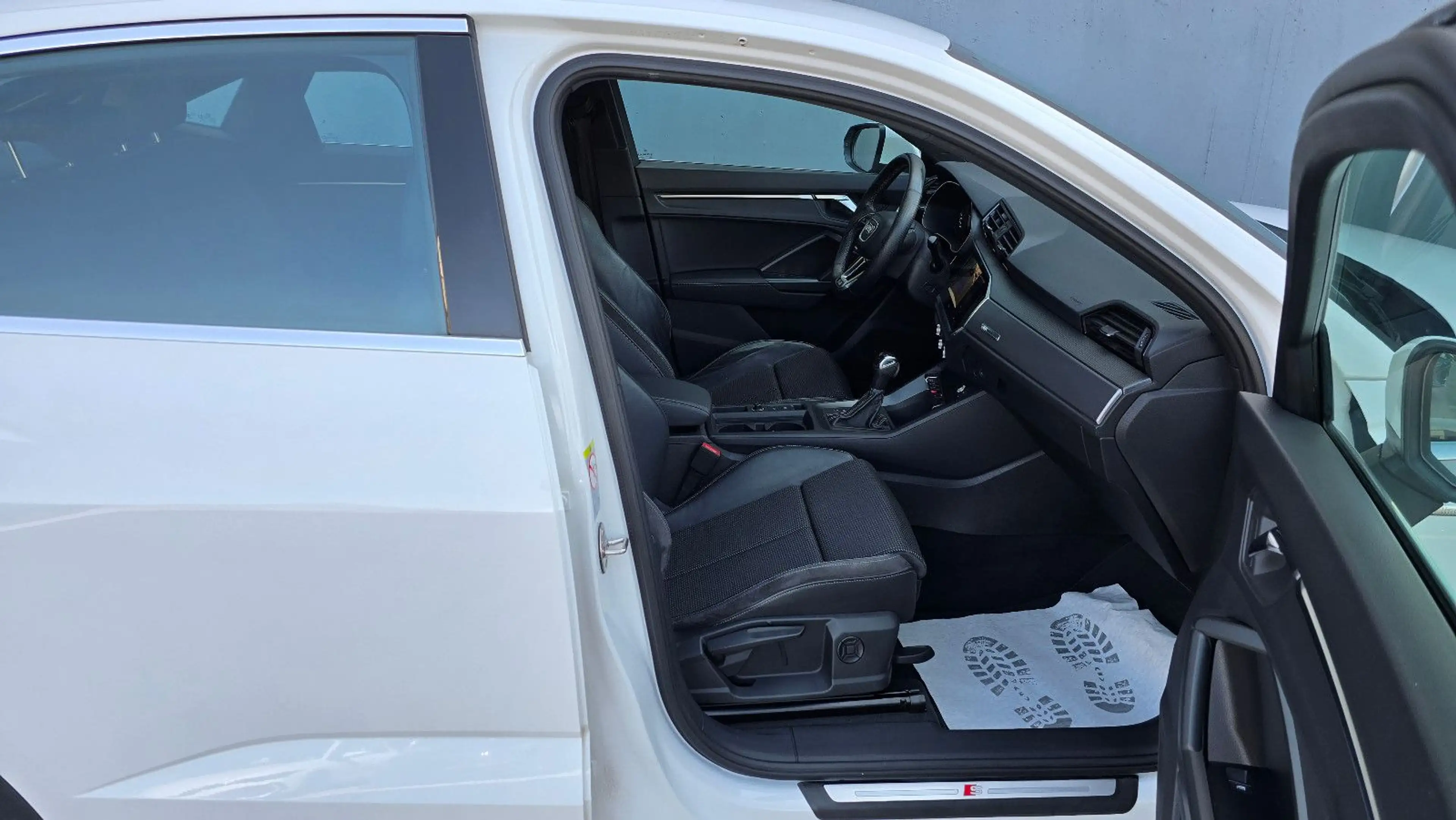 Audi Q3 35 TDI S tronic 3 x S line Sportback — photo 7
