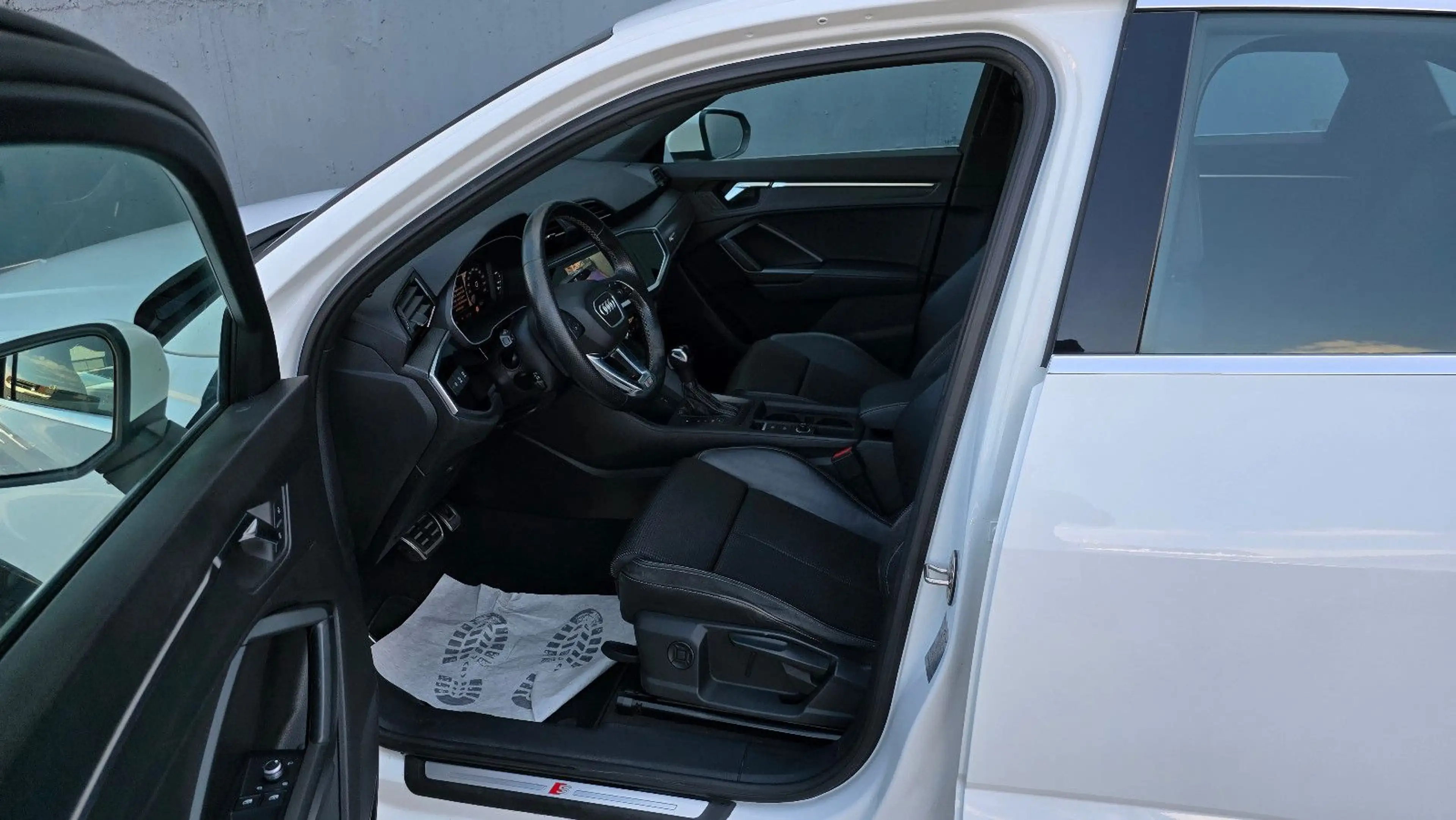 Audi Q3 35 TDI S tronic 3 x S line Sportback — photo 6