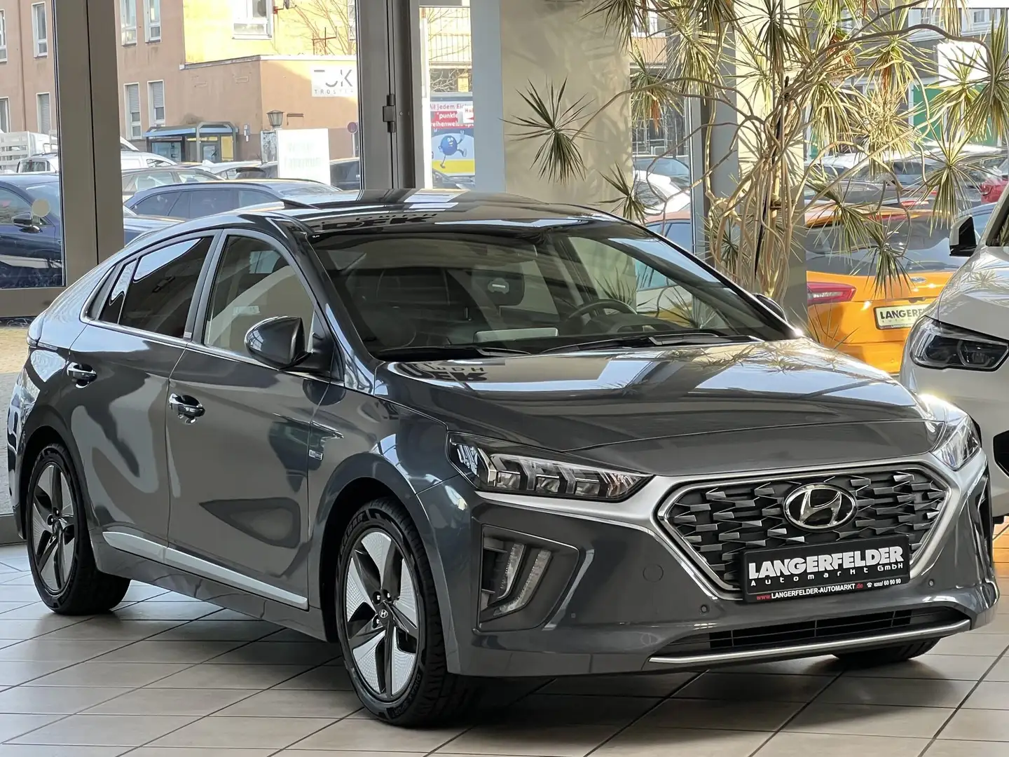 Hyundai IONIQ IONIQ 1.6 GDI Premium Hybrid|LED|RFK|SHZ|SHD|AHK Gris - 1