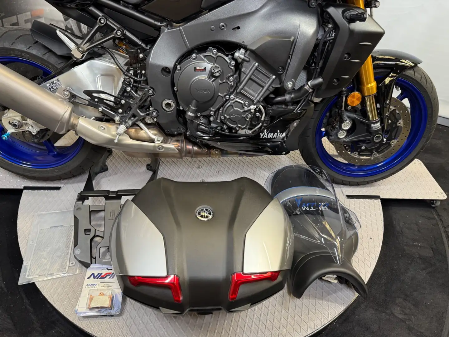 Yamaha MT-10 Fekete - 2