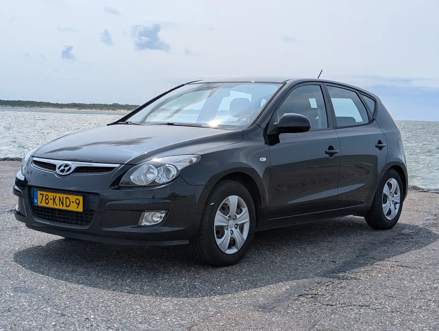 Hyundai i30 i30 1.4i Blue Dynamic - NIEUWE APK! Zwart - 1