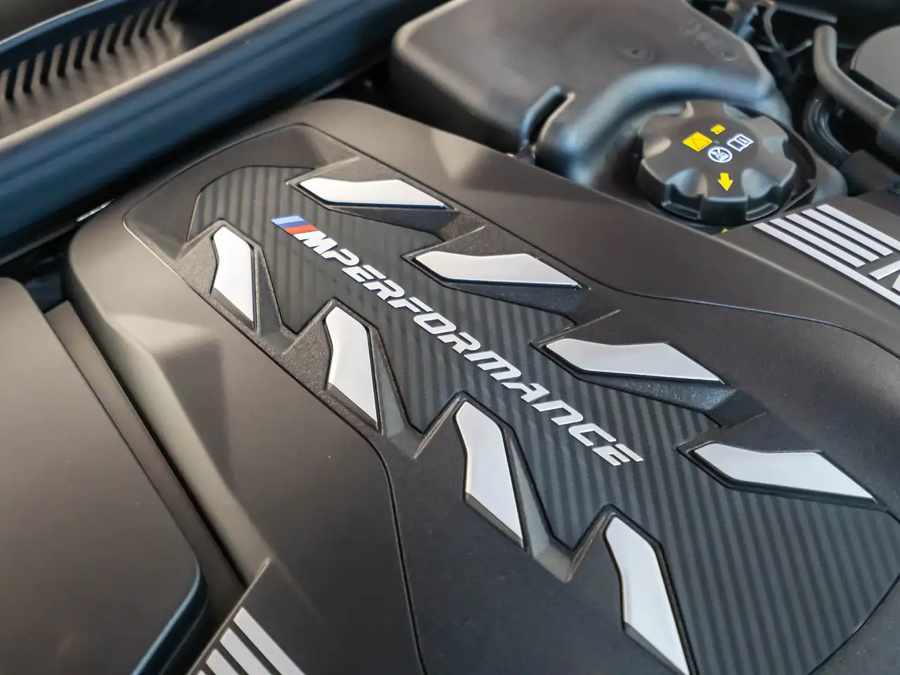 BMW 8 Series снимка BMW 8 Series