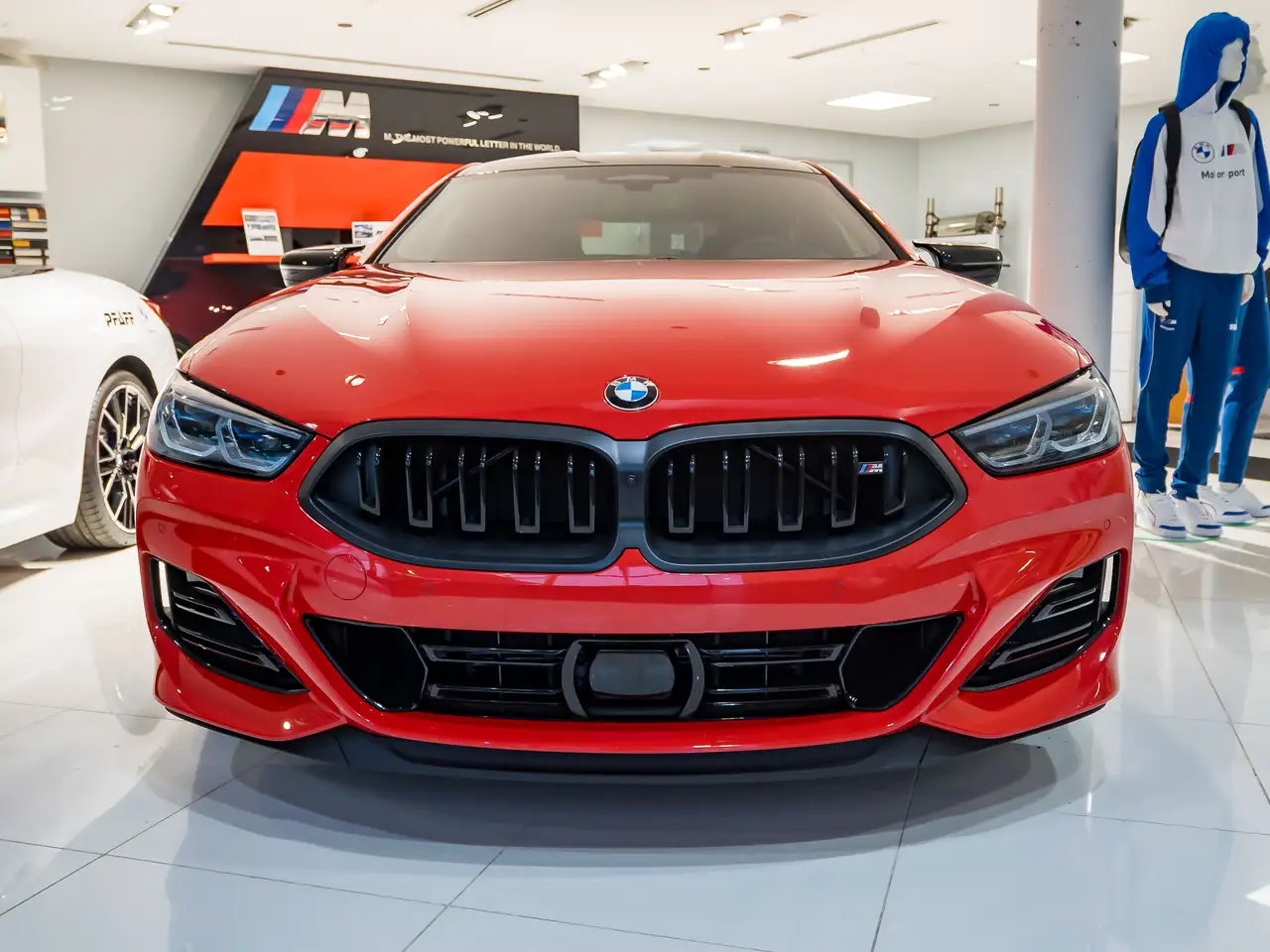 BMW 8 Series снимка BMW 8 Series