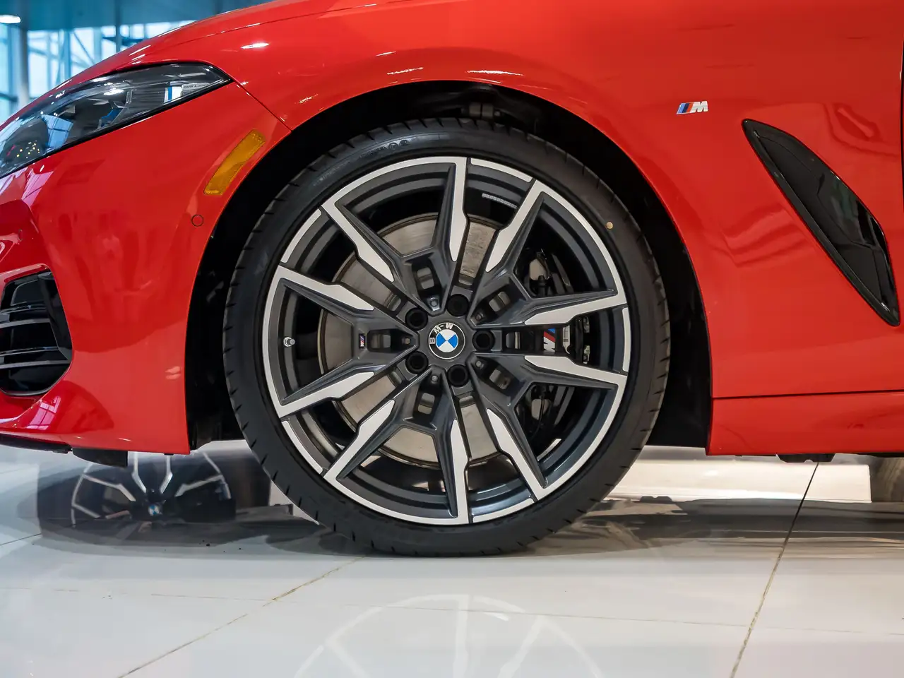 BMW 8 Series снимка BMW 8 Series