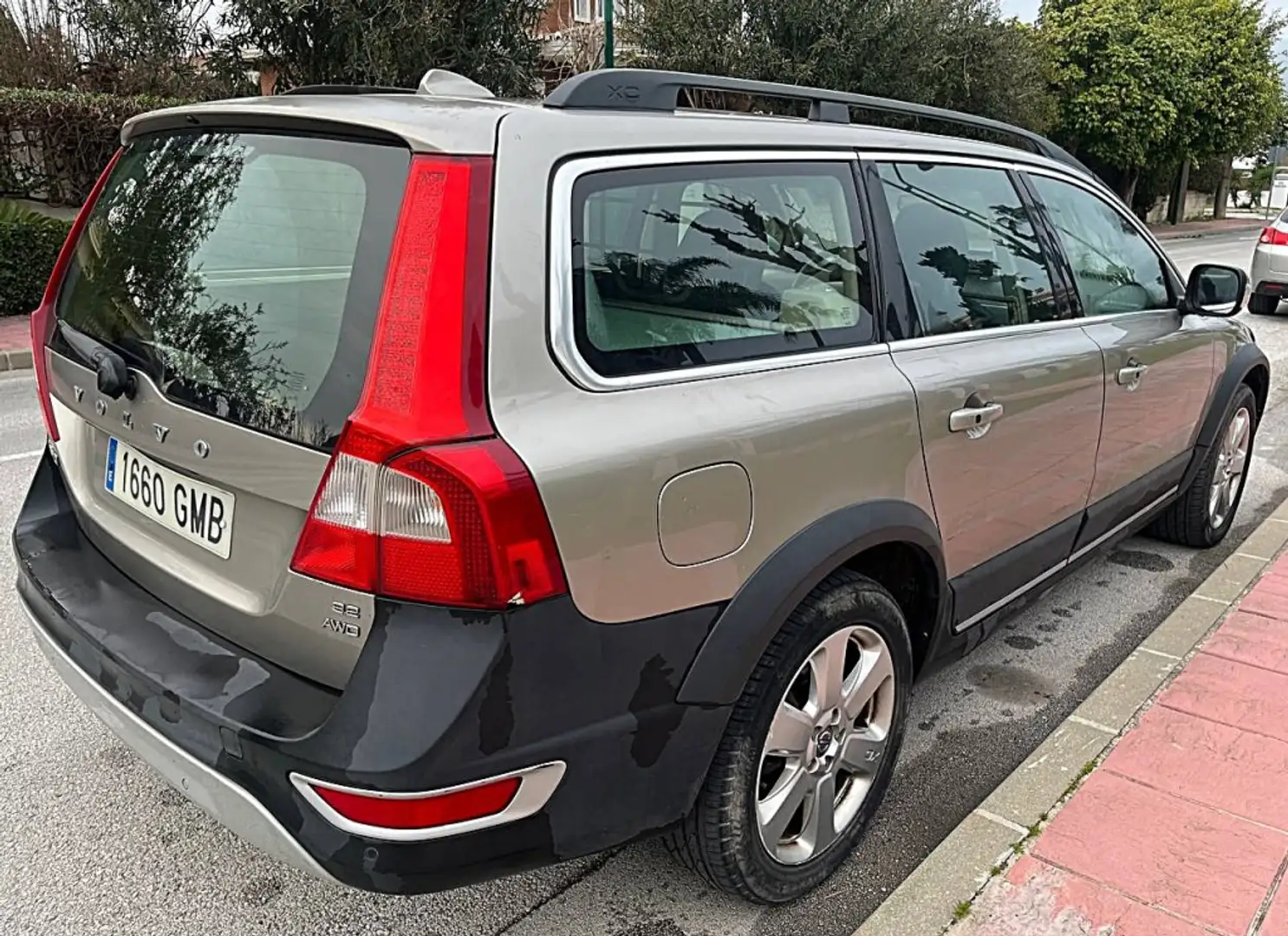 Volvo XC70 3.2 Summum Aut. Grau - 2