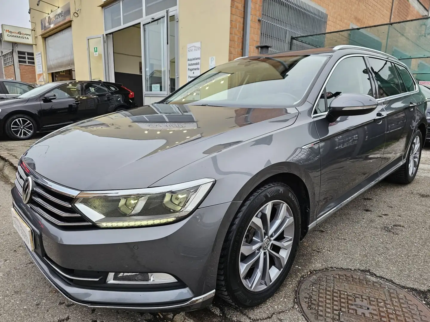 Volkswagen Passat Variant 2.0 TDI 190cv 4Motion DSG*Cockpit*Navi*Tetto*B-Xen Grey - 2