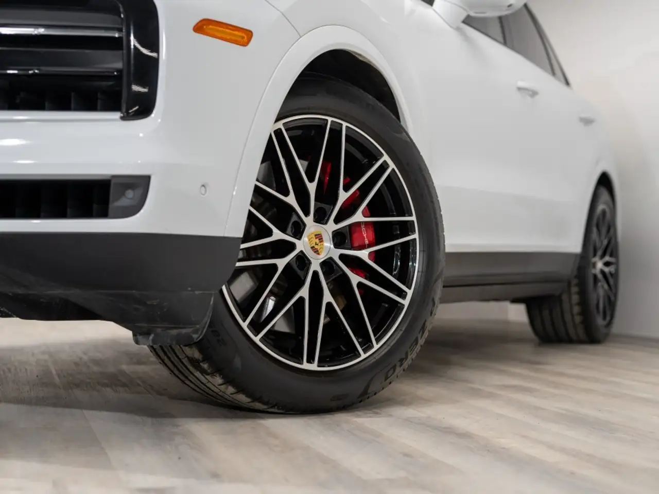 Porsche Cayenne снимка Porsche Cayenne