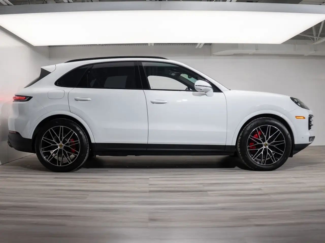 Porsche Cayenne снимка Porsche Cayenne