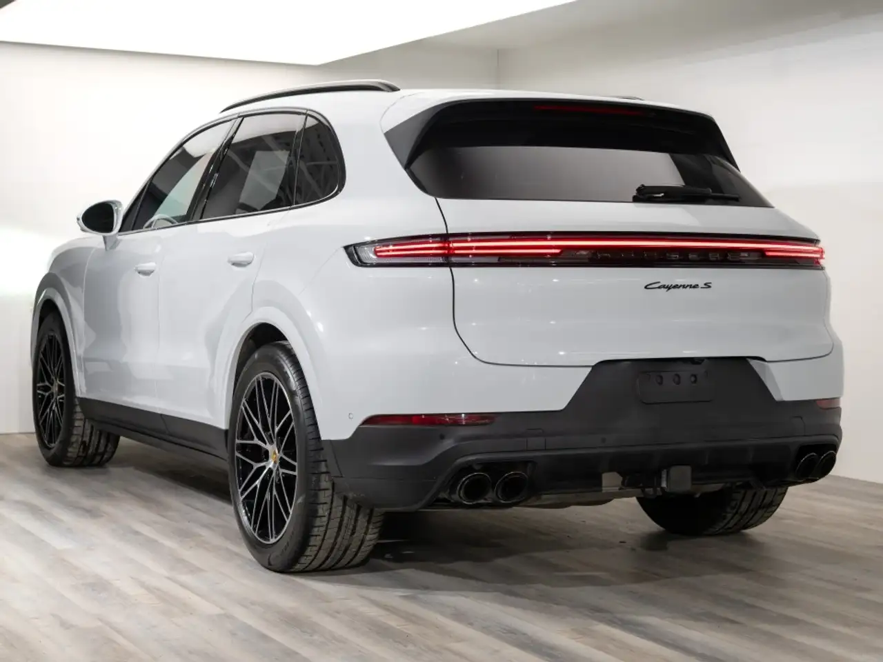 Porsche Cayenne снимка Porsche Cayenne