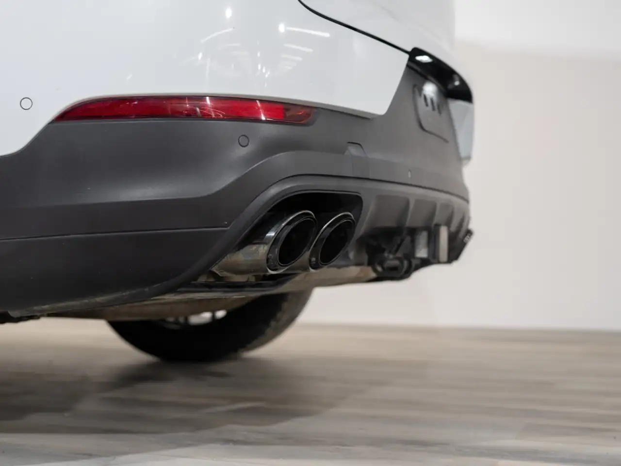 Porsche Cayenne снимка Porsche Cayenne