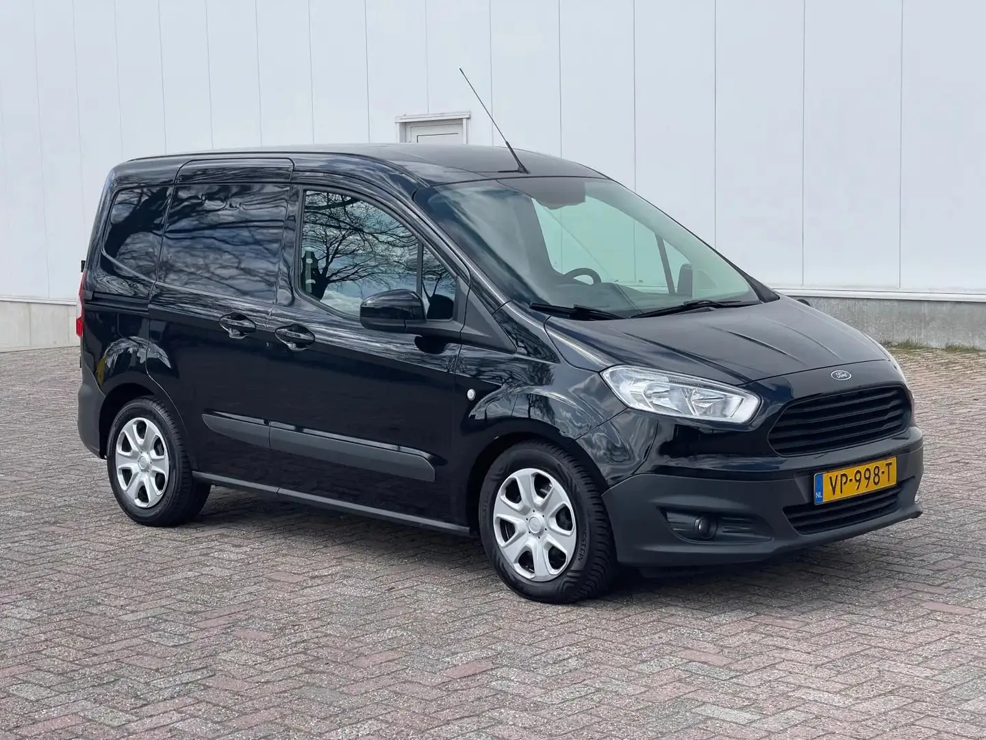 Ford Transit Courier 1.5 TDCI 75pk Trend Nero - 2