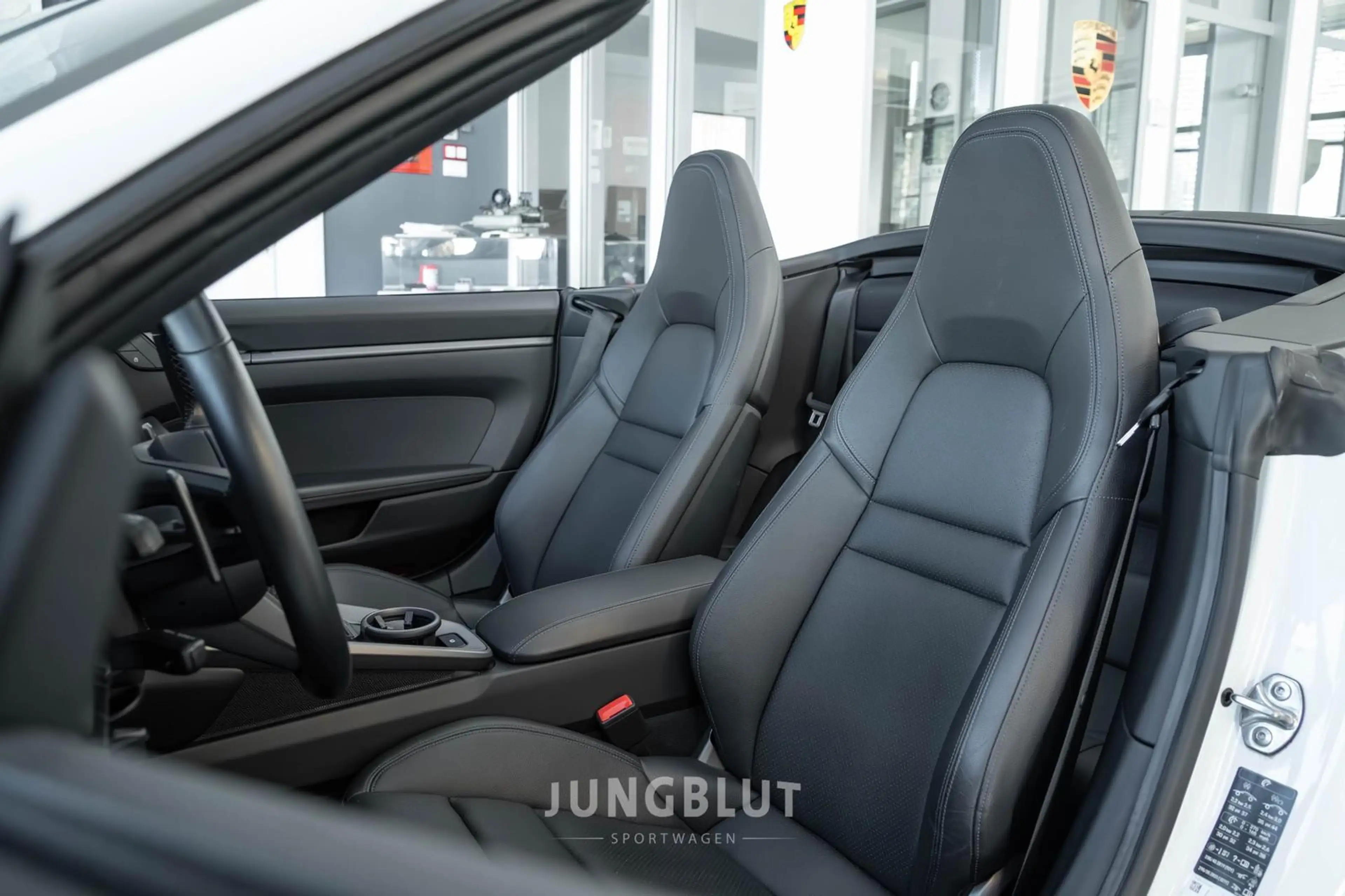 Porsche 992 Porsche 992.1 Carrera Cabrio + 1. HAND + 90l TANK — photo 15