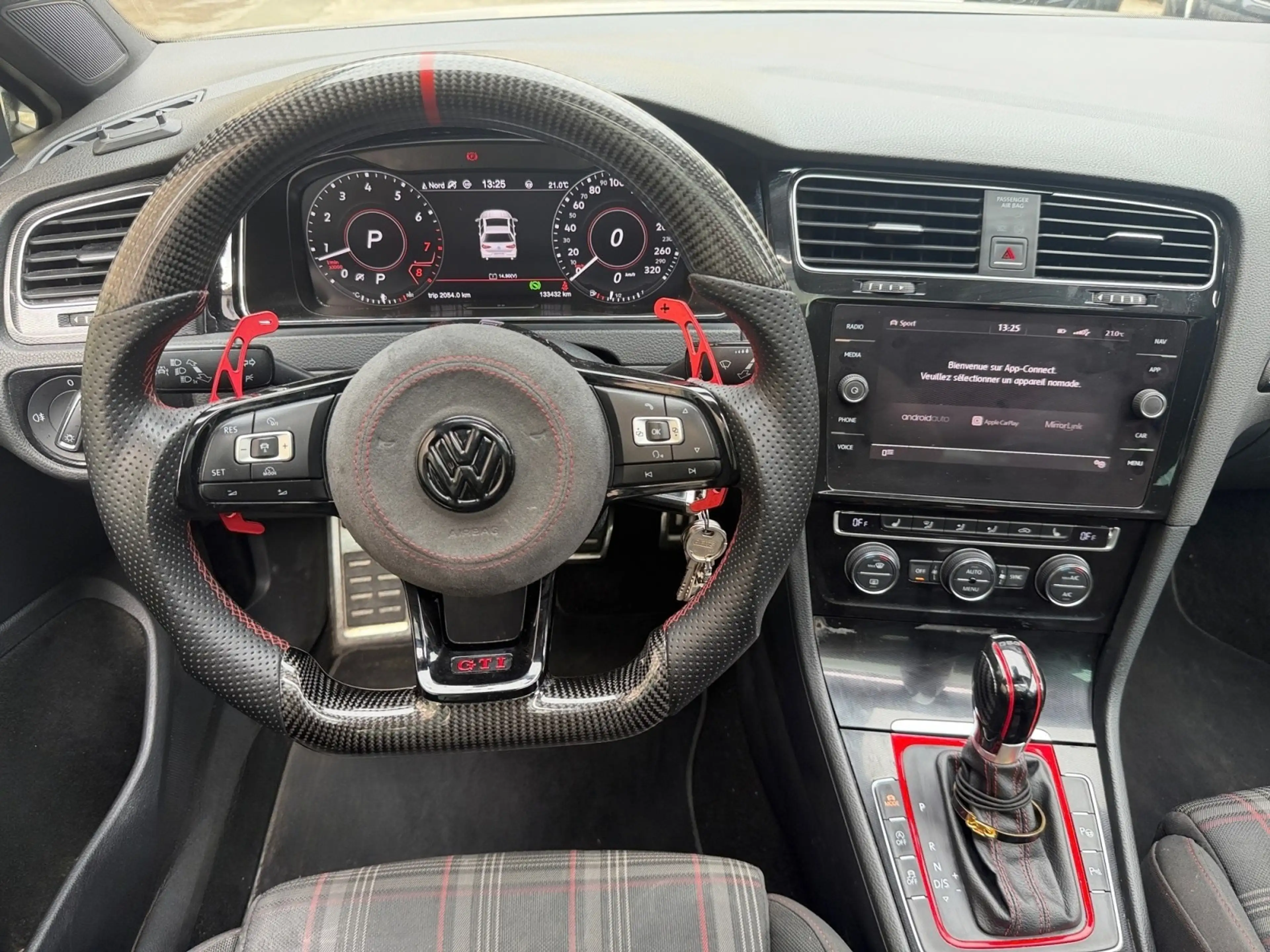 Volkswagen Golf GTI Performance / Ciel étoilé / Toit panoramique / Garantie 12 Mois valable chez VW — photo 14