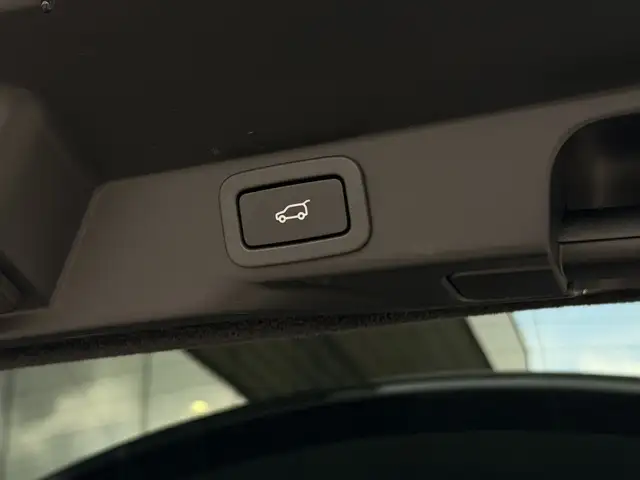Land Rover Range Rover Sport view 20