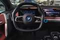 BMW iX xDrive50 / Sportpakket / Panoramadak Sky Lounge / Wit - thumbnail 3