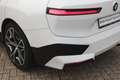 BMW iX xDrive50 / Sportpakket / Panoramadak Sky Lounge / Wit - thumbnail 32